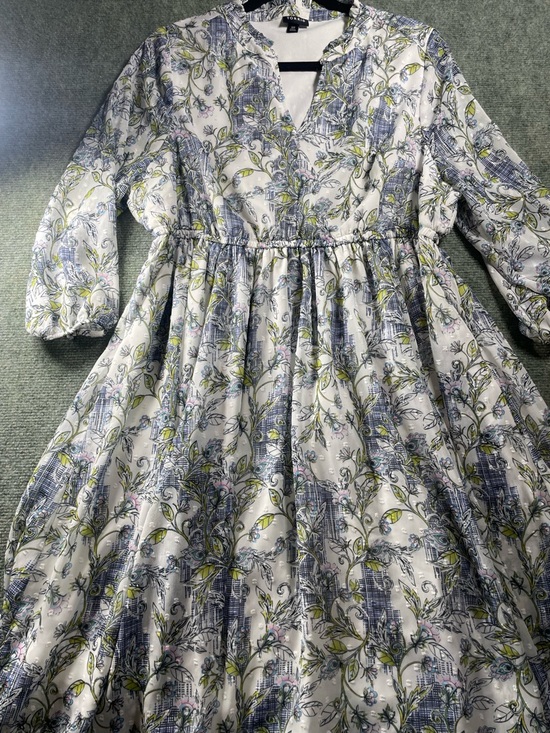 torrid Dresses & Skirts - torrid White Floral Print Long Sleeve Dress with Blue and Green Accents sz 00